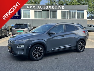 Hyundai Kona EV Premium 64 kWh SOH 97% | 12 MND BOVAG GARANTIE | STOEL/STUURVERWARMING | ELEK. STOELEN | DODEHOEK | KEYLESS | ACHTERUITRIJ CAMERA | HEAD UP | ADAP. CRUISE |