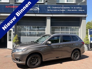 Mitsubishi Outlander 2.0 PHEV Business Edition Automaat,Navi,18Inch,Clima Trekhaak 4X4  Dealer onderhouden 122pk
