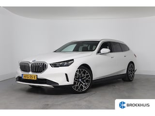 BMW i5 Touring eDrive40 84kWh | Bowers&Wilkins | Leder | Comfort Zetels | LED | Clima | Sfeerverlichting | Camera | Navi | Cruise Adaptive | Stoelverwarming | 20 Inch Velgen |