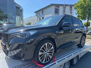 BMW X1 xDrive 30e M Sportpakket Pro 20'' massage, head up, panoramadak, harman kardon, trekhaak