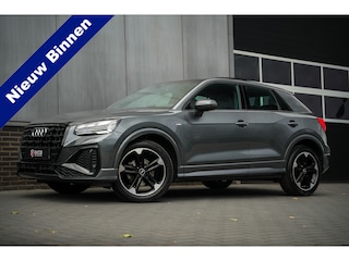 Audi Q2 35 TFSI 150 pk S Edition / Pano-Dak/ Matrix-LED/ S-line/ Camera/ Daytona-Grau 18''LMV