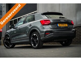 Audi Q2 35 TFSI 150 pk S Edition / Pano-Dak/ Matrix-LED/ S-line/ Camera/ Daytona-Grau 18''LMV