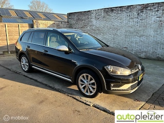 Volkswagen Golf 1.6 TDI Highline|4 motion|trekhaak|uniek in NL