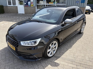 Audi A1 1.0 TFSI 95pk S Line Edition - Navigatie - Parkeersensoren