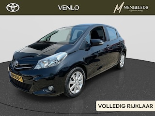 Toyota Yaris 1.3 VVT-i Executive Edition RIJKLAAR | Climate Control | Navigatie | Stoelverwarming | Trekhaak afneemb.