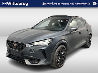 Cupra Formentor 1.4 e-Hybrid VZ Black Edition / AUTOMAAT/ 245 PK/ PANO/ LEER/ DCC/ STUUR+STOELVERWARM./ MEMORY SEAT/ FULL LINK/ PARK.SENSOR.V+A/ CAMERA/ ACC/ ELEK.ACHTERKLEP/ KEYLESS/ DODEHOEK/ NAVI/ DAB/ CLIMA/ LED/ 19'' LMV