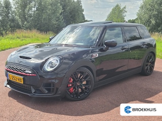 Mini Clubman 2.0 JCW 306pk ALL4 Thunder Pack | Automaat | Navigatie | Panorama/schuifdak | H&K | Verlaagd | Camera | Stoelverwarming |