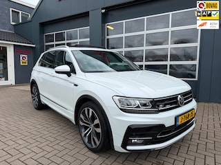Volkswagen Tiguan 1.5 TSI ACT Highline Business R-Line / Pano / Virtual / ACC / Trekhaak / NL Auto met NAP.