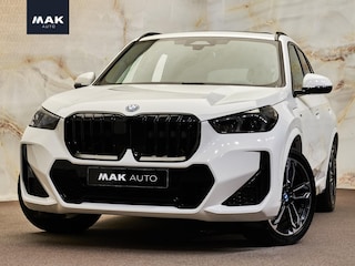 BMW X1 xDrive30e M Sport Pro, pano, H/K, massage, 19", memory, keyless, privacy