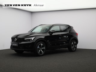 Volvo XC40 2.0 B4 Plus Dark / Pano. dak / Stoel- & stuurwielverwarming / Harman Kardon Audio / Elektr. stoelverstelling / Nubuck bekleding / Blis