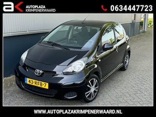 Toyota Aygo 1.0-12V Comfort Navigator Airco Nieuwe apk lage kilometer