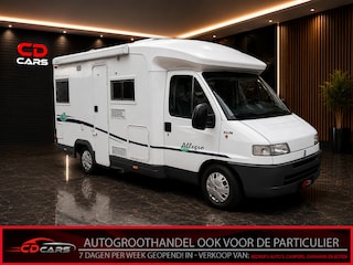 Fiat 230 Chausson 2.8 JTD Frans bed, Toilet, Douche, Keuken, Koelkast, Luifel, Radio, Kachel, Airco .