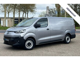 Fiat Scudo L3 75 kWh 136pk | 8 jaar garantie | 0% financial lease | Houten afwerking laadruimte | LED laadruimteverlichting | NAVI | Multimedia | Draadloze Apple Carplay en Android Auto | Parkeersensoren voor- en achter | Achteruitrijcamera | Dode hoek detectie | Tussenwand comfort met raam | Bestuurdersstoel comfort met armsteun | Bank voorpassagiers | Reservewiel | van €49.119 voor €37.695 ex. BTW rijklaar