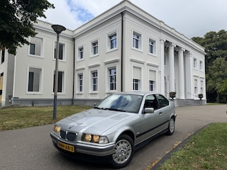 BMW 316 i COMPACT, (2X!) LIEFHEBBERS OPGELET