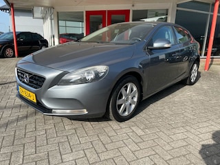 Volvo V40 D2 1.6 114PK Momentum Trekhaak/Nieuwe Distributieriem