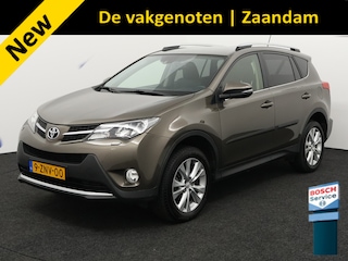Toyota RAV4 2.0 Executive Business 4WD AfnTrekhaak, Automaat, Camera, Cruise control, Parkeersensor achter, Voorstoelen verwarmd, Navigatiesysteem full map Op zoek naar een ruime en comfortabele SUV met een betrouwbare reputatie? Deze Toyota RAV4 2.0 Executive Business uit 2015 biedt alles wat je nodig hebt: kracht, luxe en veelzijdigheid in één