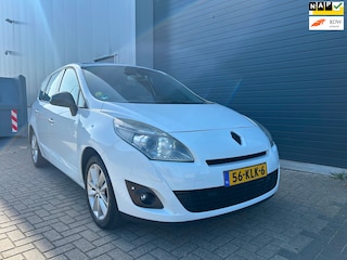 Renault Scénic 2.0 Privilege 7p. AUT PANO LEDER NAVI