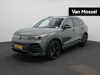 Volkswagen Tiguan 1.5 eHybrid R-Line Edition 204 PK| Origineel Nederlands | 1e Eigenaar | Panoramdak | Navigatie | Achteruitrijcamera | Achterklep Elektrisch | Stoelverwarming | Stuurwielverwarming