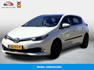 Toyota Auris 1.2T Executive Black Pack / Panoramadak / Trekhaak / Dealeronderhouden / Stoelverwarming / Navigatie / Full LED / BOVAG Garantie /