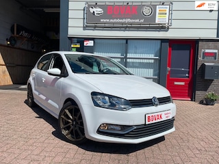 Volkswagen Polo 1.2 TSI Comfortline Business R White