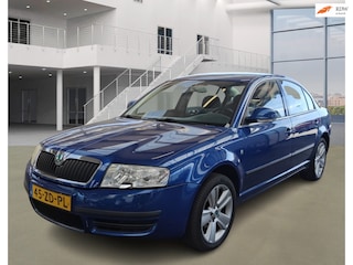 Skoda Superb 1.8 T Business Edition AUT PSENSOR TREKHAAK CRUISE 2 X SLEUTELS