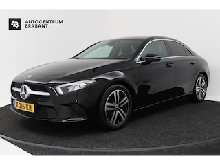 Mercedes-Benz A-klasse 180 Business Solution Luxury (SFEERVERLICHTING, TREKHAAK UITKLAPBAAR, STOELVERWARMING, 1e EIGENAAR, CAMERA)