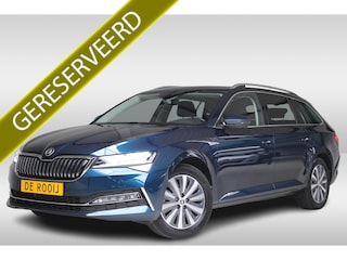 Skoda Superb Combi 1.4 TSI iV Style Navigatie | Adaptieve Cruise | 17"Velgen | Camera