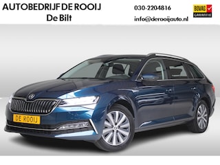 Skoda Superb Combi 1.4 TSI iV Style Navigatie | Adaptieve Cruise | 17"Velgen | Camera