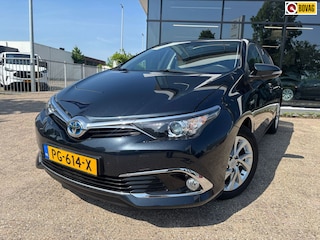 Toyota Auris 1.8 Hybrid Executive|Trekhaak