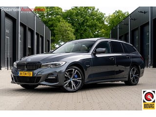BMW 3-serie Touring 320e M-Sport *Pano* Leder* Vol* Dealer onderhouden*