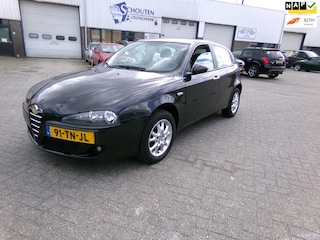 Alfa Romeo 147 2.0 T.Spark Distinctive