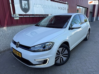 Volkswagen Golf E-DITION // Automaat // Clima // PDC // Navi // LED //