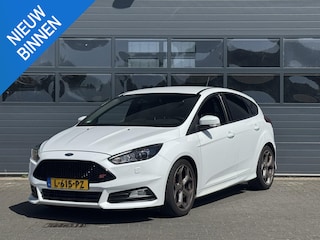 Ford Focus 2.0 ST I WINTERPAKKET I APPLE CARPLAY I ADAPTIVE CRUISE CONTROL