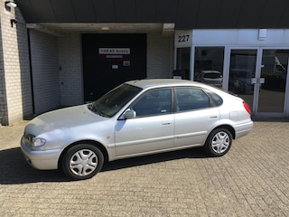 Toyota Corolla 1.6 VVT-i Terra / 5 DEUREN / AIRCO / APK OK / METALLIC