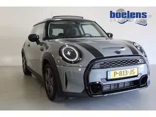 Mini Mini 2.0 Essential | PANO-DAK! | NAVIGATIE | 16'LMV | AIRCO | 180PK | LED | CARPLAY | PDC-A |