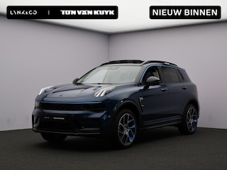 Lynk & Co 01 1.5 / Camera / Adaptive Cruise / Panoramadak / Dodehoekdetectie / Stoelverwarming / Autom. bestuurdersstoel / Navi / Trekhaak mogelijk
