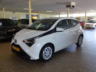 Toyota Aygo 1.0 VVT-i 72pk 5D X-Play Navigatie