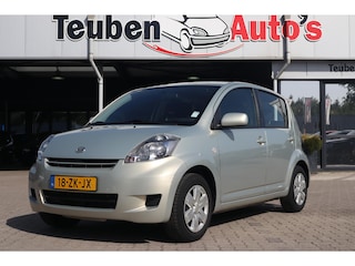 Daihatsu Sirion 2 1.0-12V Premium | Elektrisch pakket | APK 03-2027 | Zie foto's