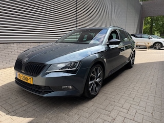 Skoda Superb Combi 1.4 TSI 150 pk ACT Sportline Business 7-DSG | Elektrisch panoramadak | Elektrische geheugen stoel | Navigatie |