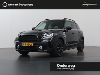 Mini Countryman 1.5 Cooper S E ALL4 | Panoramadak | Union Jack Achterlichten | Sportstoelen | Camera | Navigatie | DAB | Stoelverwarming | Standkachel | Lederen Interieur | Piano Black Exterieur |