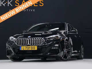 BMW 218i M Sport [APPLE CARPLAY, CAMERA, M STUUR, CRUISE CONTROL, DIGITAL DASH, PDC V+A, VOL LEDER, NAVIGATIE, NIEUWSTAAT]