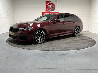 BMW 5-serie Touring 530e xDrive High Executive M Sport, Softclose, Luchtvering, Laser, Pano, 19 inch, Afn. trekhaak, Camera, Cruise, Elect stuurkolom, Harman Kardon, Dealer o.h.