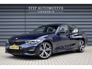 BMW 330e M Sport Individual | 1e Eigenaar | 19'' Wielen | Lederen Bekleding | CarPlay | Audio Media Pack |
