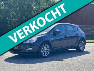 Opel Astra 1.4 Cosmo Achteruit camera*Carplay*Cruise*Airco*Trekhaak*