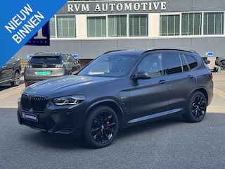 BMW X3 xDrive30e HIGH EXECUTIVE M SPORT | M-TECHNIC SPORTSTOELEN + MEMORY + LEER | ELEKTR. TREKHAAK | 360 CAMERA | HEAD-UP DISPLAY | 20 INCH | AMBI LIGHT | AERODYNAMICA-PAKKET | STOEL- + STUURVERWARMING | DEALER ONDERHOUDEN