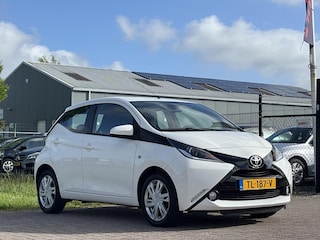 Toyota Aygo 1.0 VVT-i x-play automaat camera airco