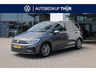 Volkswagen Touran 1.4 TSI Highline Edition R 7p 110KW/150PK DSG, NL auto 1e eigenaar dealeronderhouden, 7P trekhaak, ergo stoel, LED koplampen, elektrische achterklep, keyless entry, stoelverwarming, carplay, ACC, alcantara bekleding, privacy glas, sebring R Line velgen.