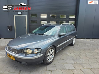 Volvo V70 2.5 T Geartronic Comfort Line | Trekhaak | Automaat | Cruise | Clima