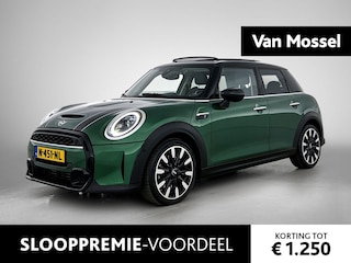 Mini Mini 5-Deurs 2.0 AUTOMAAT | 178PK | PANORAMADAK | SFEERVERLICHTING | HARMAN KARDON | STOELVERWARMING | APPLE CARPLAY | ACHTERUITRIJCAMERA |