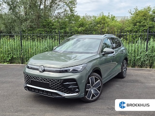 Volkswagen Tiguan 1.5 eHybrid R-Line Edition 272Pk DSG/AUTO | Panorama-dak | Head-up display |Trekhaak uitklapbaar | Rondomzicht camera | Cruise control adaptief | Keyless | Matrix lampen | Stoel ventilatie | Parkeer assistent | Apple carplay android auto |  20"LMV
